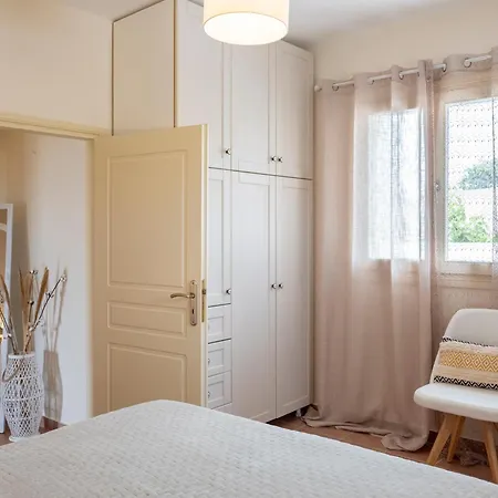 Trip's House: με θέα στη θάλασσα. Ambelas