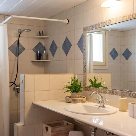 Trip's House: με θέα στη θάλασσα. Ampelas